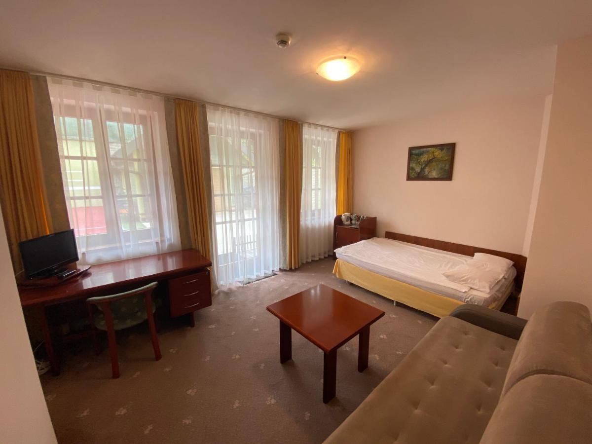 Hotel Grant Krynica Zdroj Exterior photo
