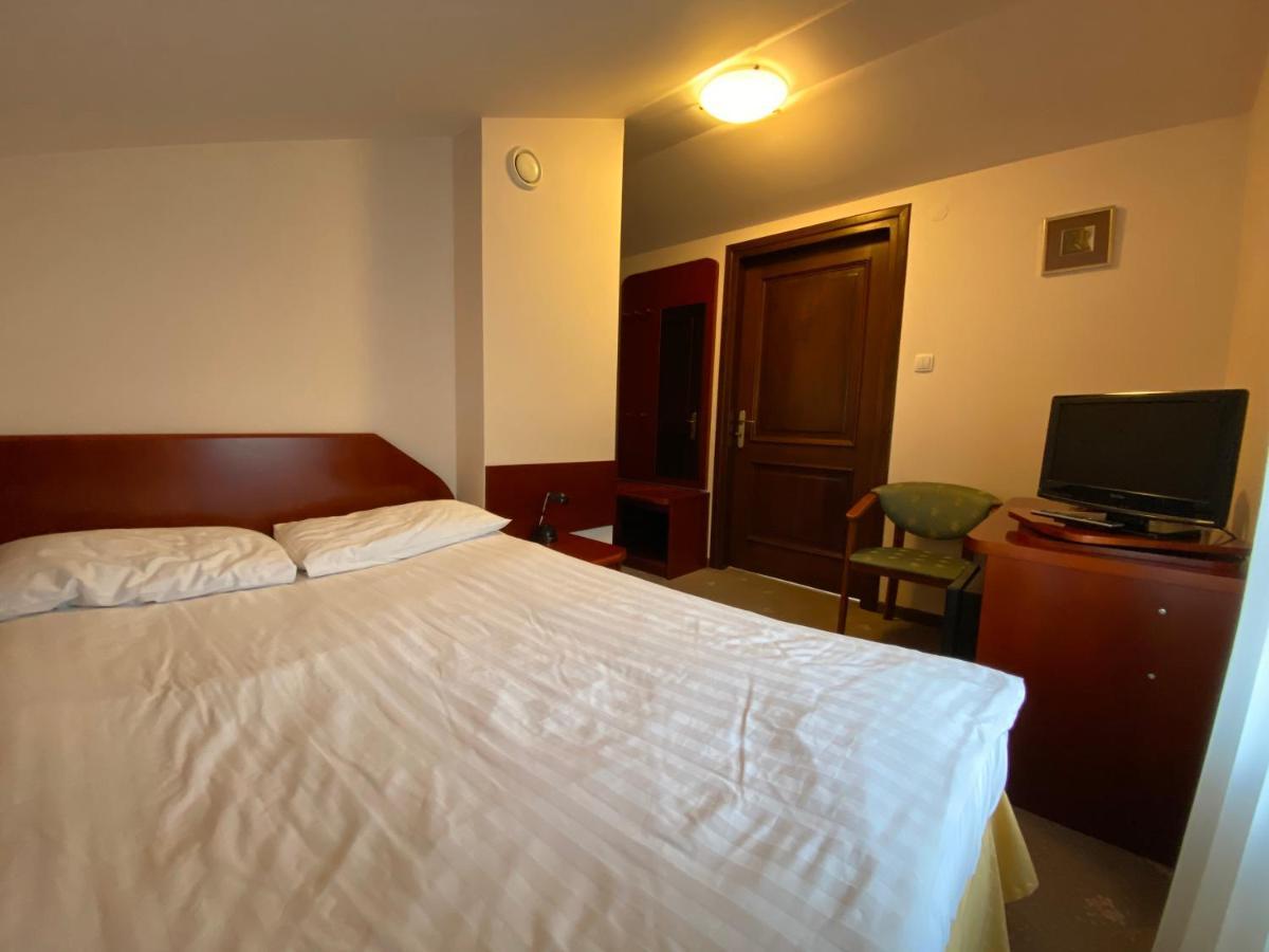 Hotel Grant Krynica Zdroj Exterior photo