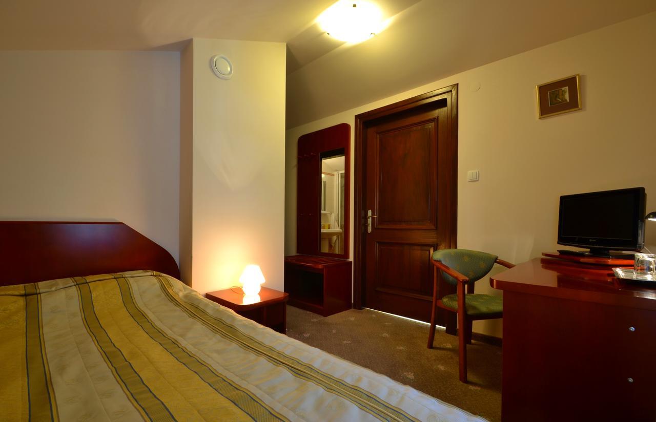 Hotel Grant Krynica Zdroj Exterior photo